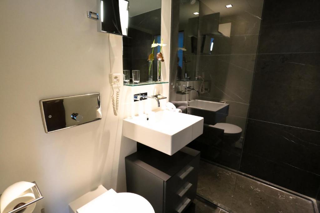 Marina Hotel 4*